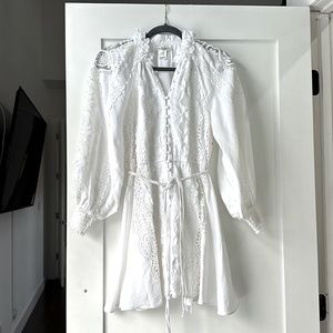 Alice + Olivia NWT sample 0-2 white with belt $965